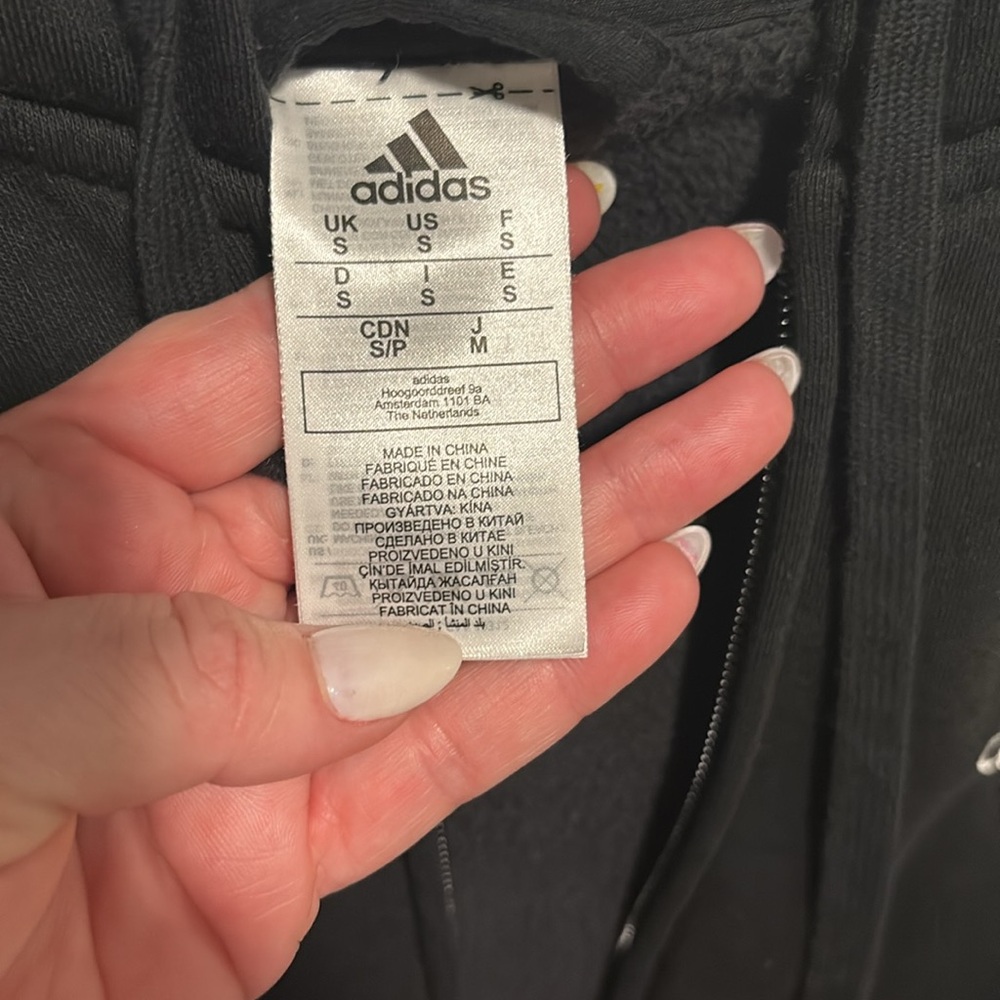Adidas Woman’s Zip Up
No stains no rips no smells, zippers work. - Picture 4 of 7